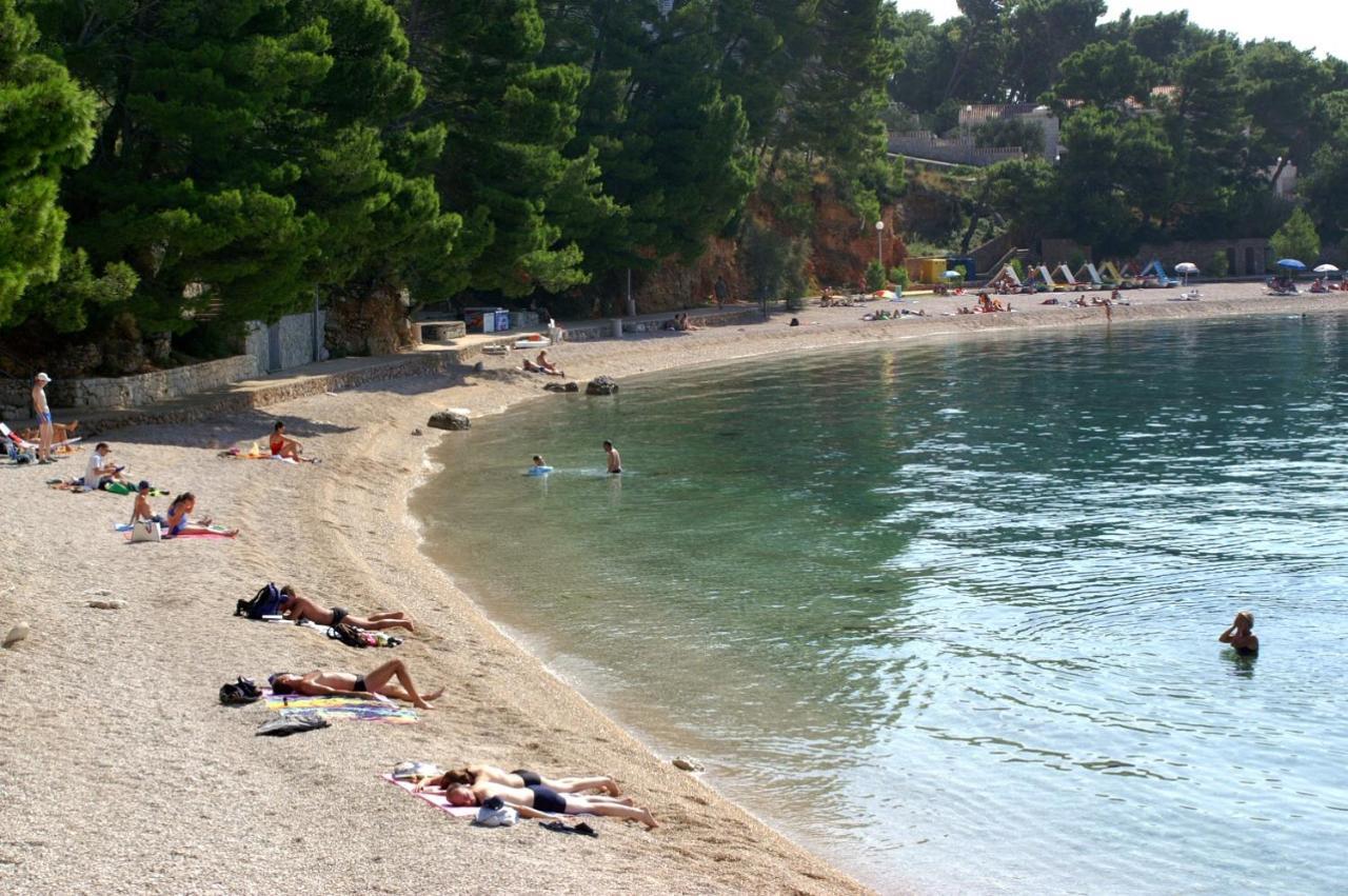 Apartments By The Sea Brela, Makarska - 18356 Exterior photo