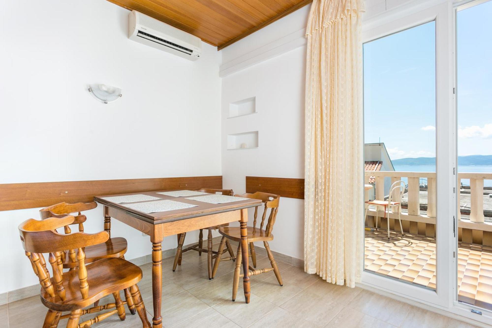 Apartments By The Sea Brela, Makarska - 18356 Exterior photo