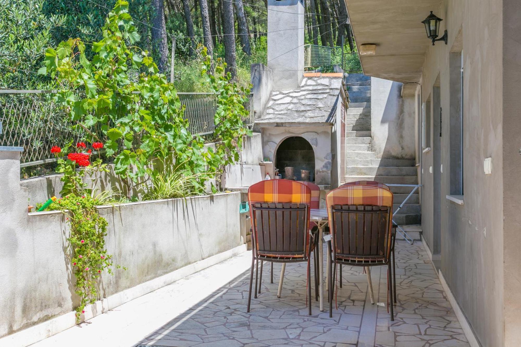Apartments By The Sea Brela, Makarska - 18356 Exterior photo
