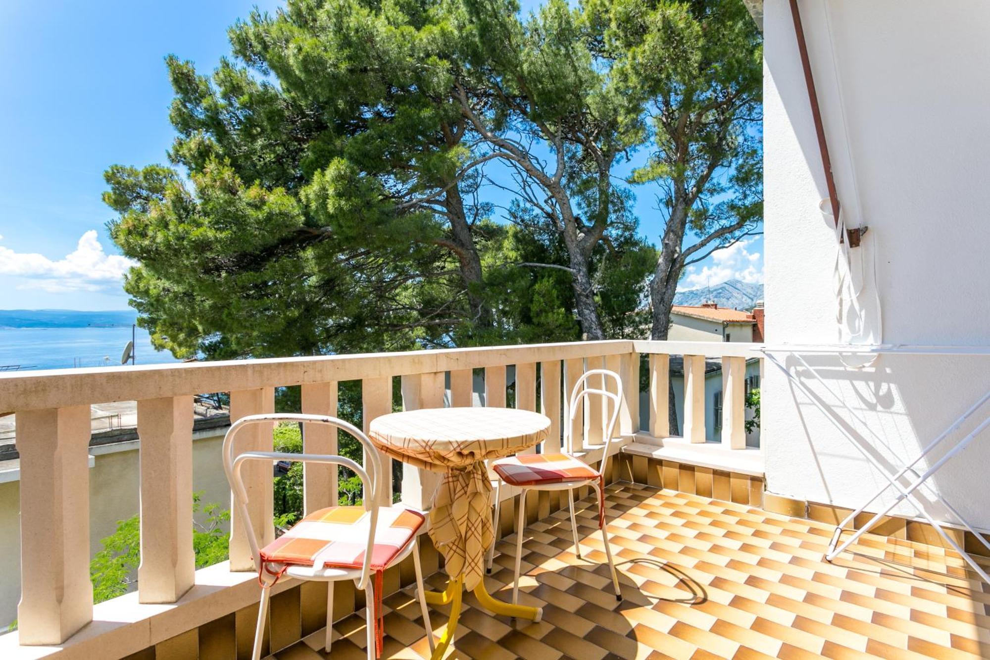 Apartments By The Sea Brela, Makarska - 18356 Exterior photo